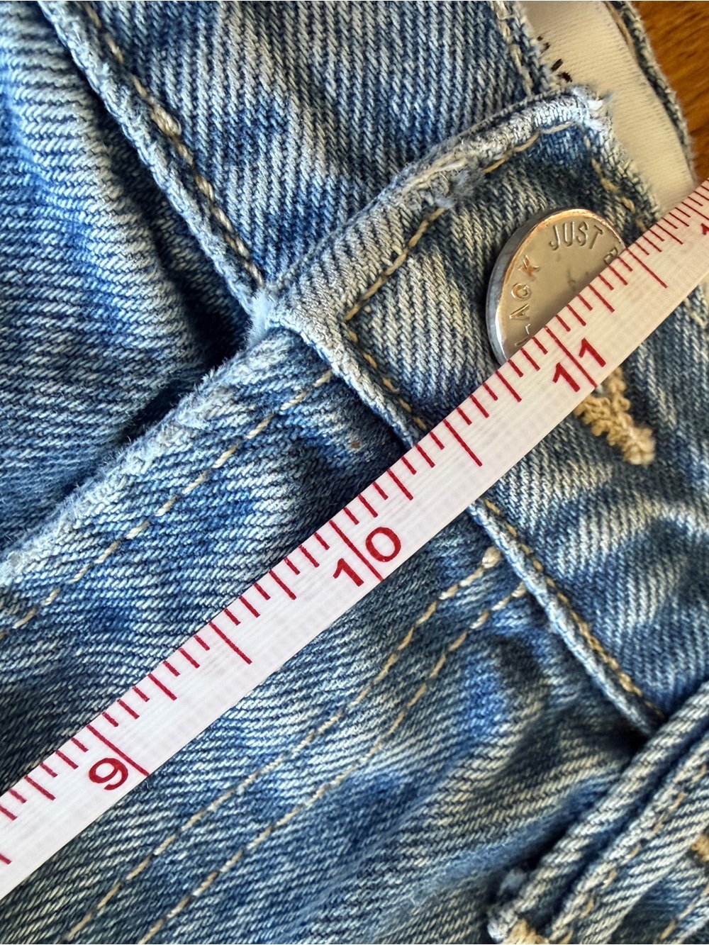 Just Black Women’s Light Blue Relaxed Jeans - Picture 6 of 8